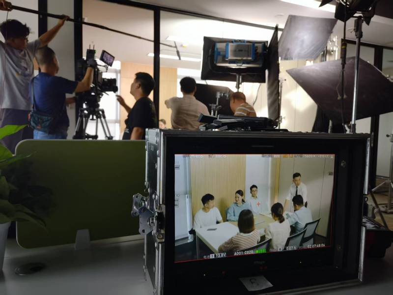 曹妃甸区TVC拍摄公司：科技产品视觉化大师，诠释未来感与功能美学